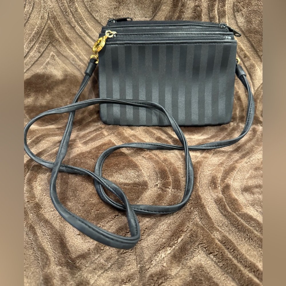 Nine West Crossbody Black Stripes w/ Gold Hardware.